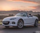 O Mazda MX-5 é um carro esportivo conversível de dois lugares