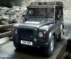 O Land Rover Defender é um veículo 4x4 produzido pela Land Rover