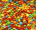 M&M's, pequenos pedaços de chocolate ao leite coberto de açúcar