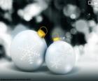 Duas bolas brancas de Natal