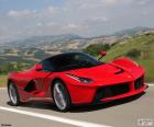 LaFerrari é um supercarro híbrido de edição limitada do fabricante italiano Ferrari