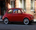 O Fiat 500 é um carro fabricado a empresa italiana Fiat entre 1957 e 1975. Um carro de cidade, mais barato e prático.