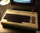 O Commodore VIC-20 (1980) foi um computador doméstico de 8 bits com 5 KB de RAM e um CPU 6502 de MOS