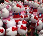 Várias figuras do famoso gato Hello Kitty