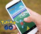 Mobile com o app Pokémon GO