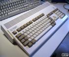 Entre 1985 e 1994, a Commodore comercializados a série de computadores Amiga como um sucessor para o C64. Aqui vemos o Commodore Amiga 1200 (1992-1994)