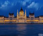 O Parlamento de Budapeste, foi construído entre 1885 e 1904. É a sede da Assembleia Nacional, Budapeste, Hungria