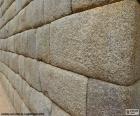 Detalhe de uma parede com pedras perfeitamente colocadas, exemplo da arquitectura do período dos incas