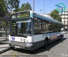 O ônibus urbano de Paris, atualmente possui uma rede de linhas 63 e 214 para os subúrbios da cidade