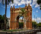 O Arco do Triunfo é um monumento construído como entrada principal para a Exposição Universal de Barcelona de 1888