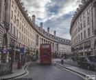 Regent Street, uma rua comercial principal em Londres, localizado no West End