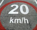 Área limitada a 20 km/h