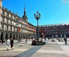 O Plaza que Mayor está localizado no centro de Madrid