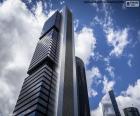 A Torre Cepsa é um arranha-céu de 248,3 metros, localizado em Madrid