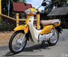 A Honda Super Cub é a motocicleta vendida em todo o mundo, com mais de 100 milhões em seus 60 anos no mercado