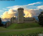 O Castelo de Warwick é um castelo medieval, construído ao lado do Rio Avon, Warwick, Inglaterra