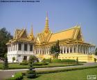 O mansão Throne dentro do complexo do palácio real, em Phnom Penh, Camboja