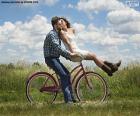 Passeio de bicicleta romântico