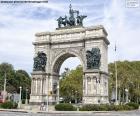 O Arco dos Soldados e Marinheiros está localizado no Brooklyn, Nova Iorque, no leste dos Estados Unidos. É um arco triunfal dedicado "aos defensores da União, 1861-1865