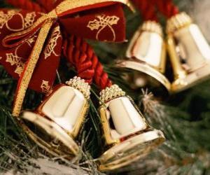 Puzle Sinos de Natal decorados com fitas