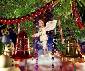 Puzle Sinos de Natal e outros ornamentos pendurados em árvore