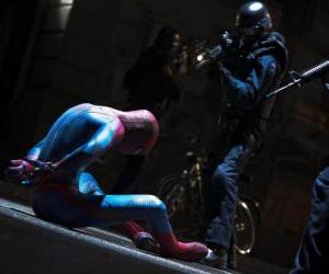 Puzle Spider-Man, Homem-aranha, capturado pela polícia