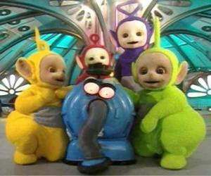 Puzle Teletubbies avec Noo-noo, l'aspirateur qui prend soin de eux