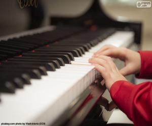 Puzle Tocando piano