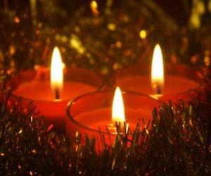 Puzle Três velas de Natal com pavio queima