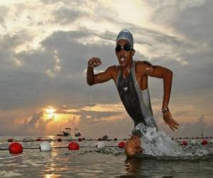 Puzle Triatleta na piscina