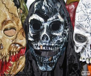 Puzle Três máscaras de Halloween
