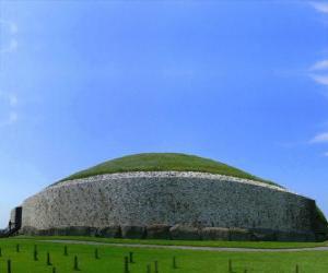 Puzle Túmulo megalítico de Newgrange, na Irlanda