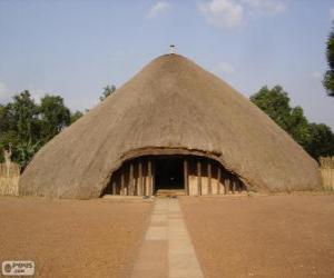 Puzle Túmulos dos Reis do Buganda em Kasubi, Kampala, Uganda