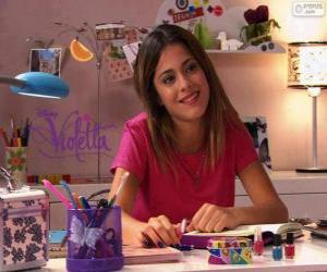 Puzle Violetta na sua mesa